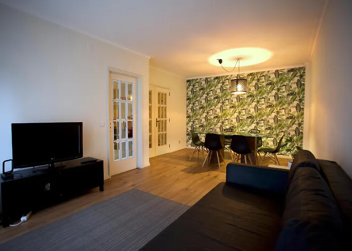 2bedroom Flat - Families, Remote Work, Downtown - Private Garage شقة بورتو