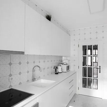 2bedroom Flat - Families, Remote Work, Downtown - Private Garage Appartement *