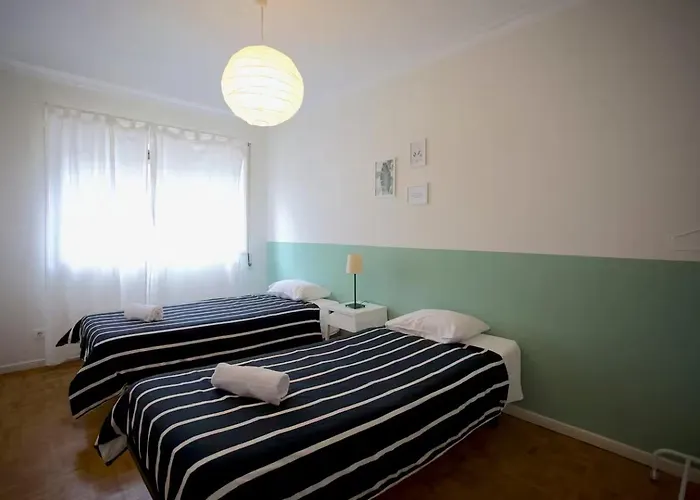 2bedroom Flat - Families, Remote Work, Downtown - Private Garage *